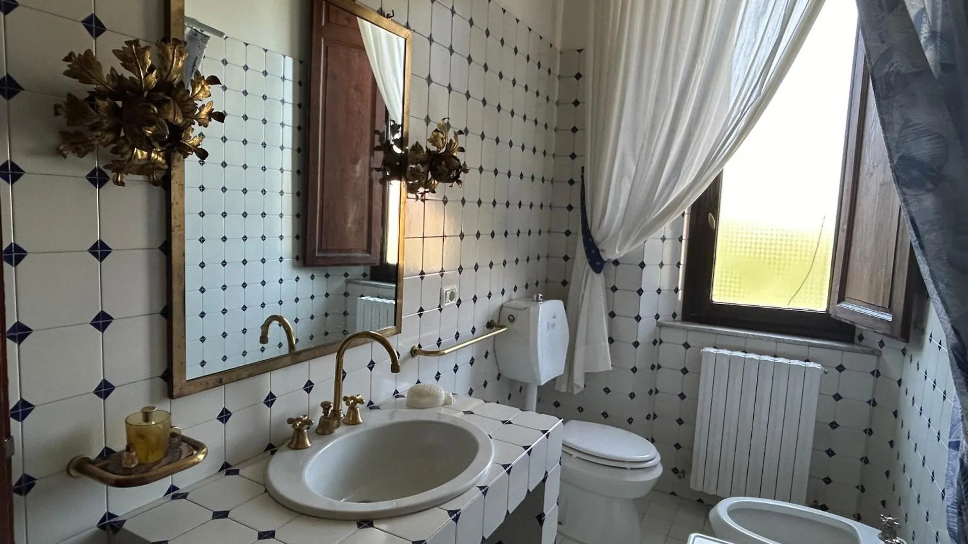 Primo Piano Villa Liberty Indipendente A Lucca Apartment
